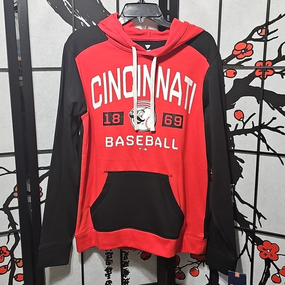 Cincinnati Reds Baseball‎ Red and Black Hoodie Size Medium NWT
